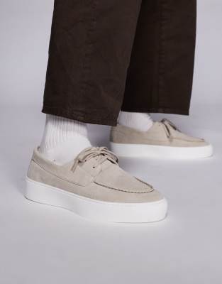  Leeway slip-on casual lace up shoe in taupe suede