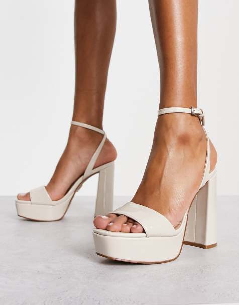 Steve Madden – Lessa – Sandaletten in knochenweißer Lackoptik mit Plateausohle - view 1