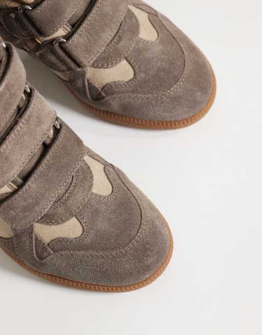 Steve Madden - Mavis - Zapatillas de deporte marrón topo con cuña de ante, 3 de 5
