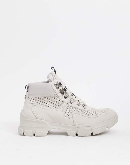 Steve Madden Ovvar chunky boot in off white | ASOS