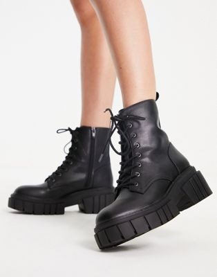 Steve Madden philly lace up boot in black