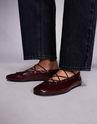  Pointe lace detail ballet flats in faux leather dark cherry