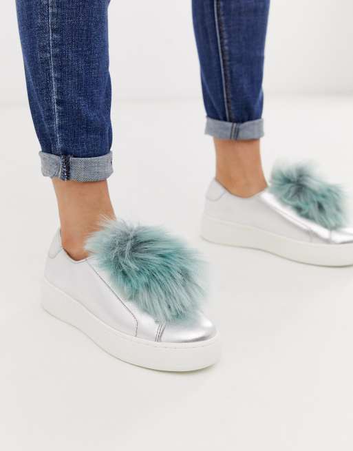 Steve madden sale pom pom sneakers