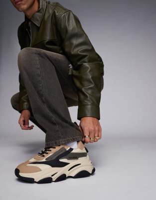 Steve Madden Possess Trainer in Khaki-Green