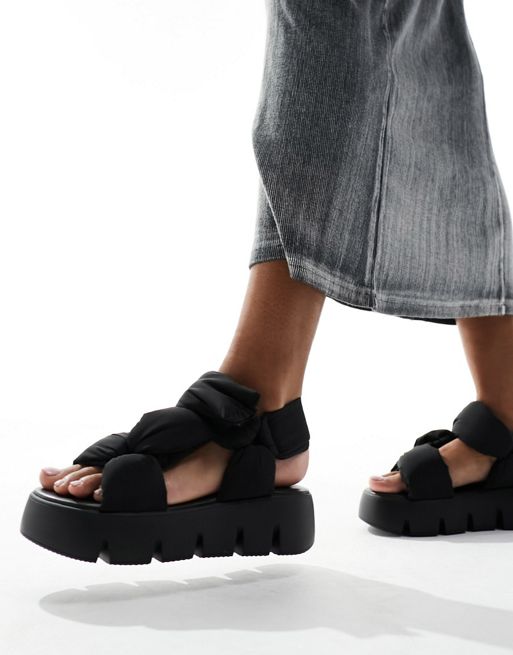 Steve Madden puffy sandals Ankle with chunky sole in black
