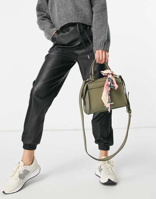 Steve Madden - Reese - Khakigrøn crossbody-taske med tørklædesløjfe