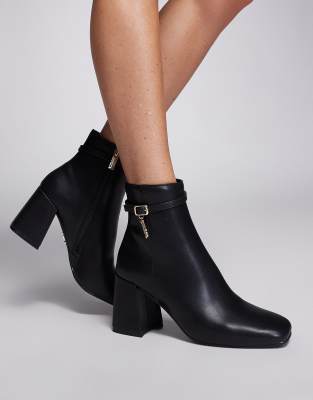 Steve Madden - Rissa-E Heeled - Leder-Stiefeletten in Schwarz mit Absatz