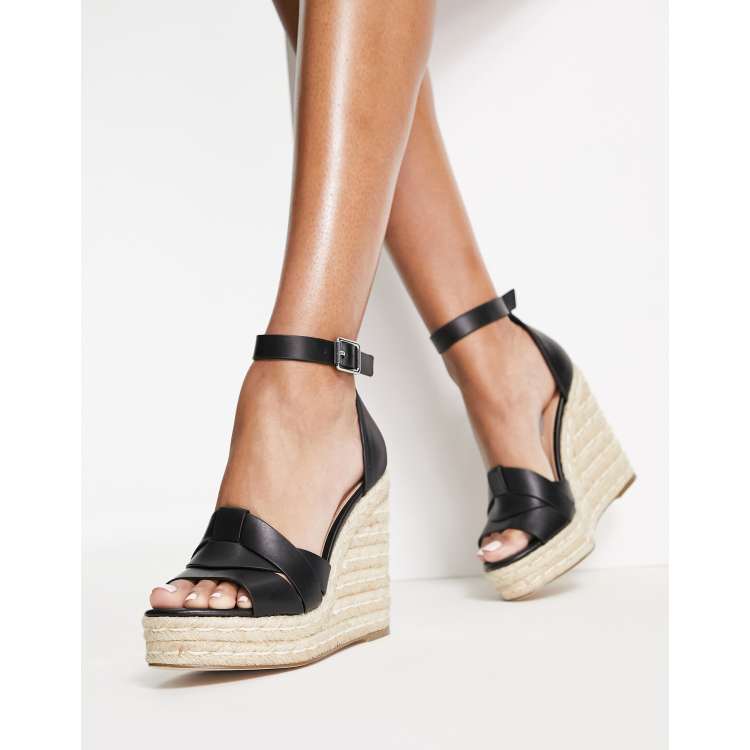 Patent discount leather wedges