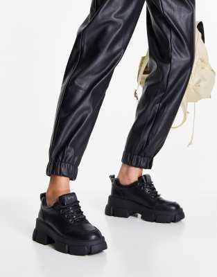 steve madden flat sneakers