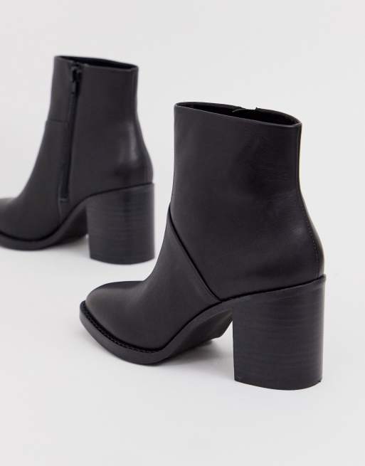 lucky brand lezzlee bootie