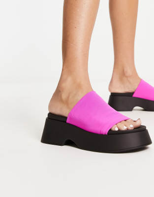 Steve Madden Throwback flatform mules in hot pink