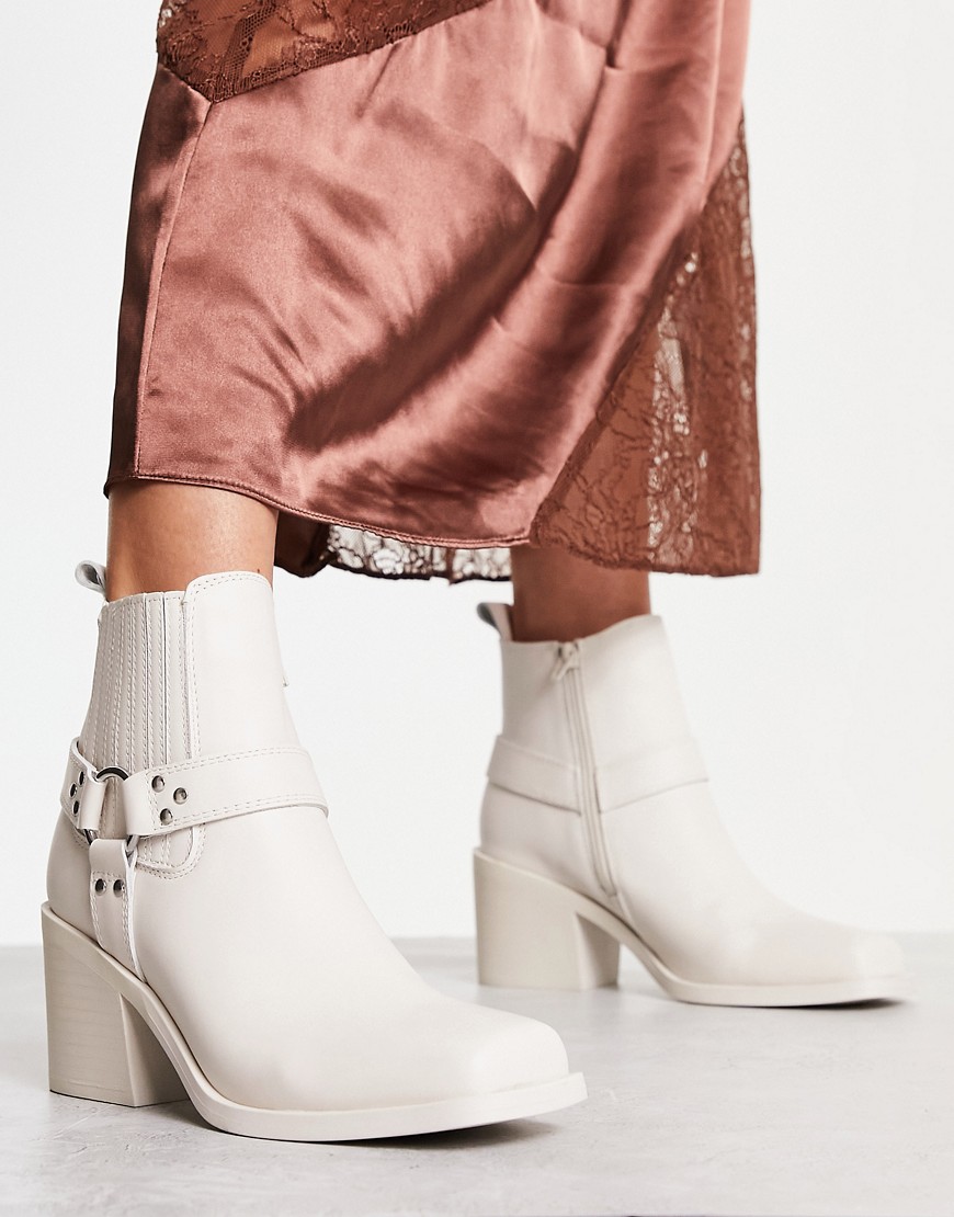 Steve Madden Wells heeled boots with harness detail in bone leather-Neutral