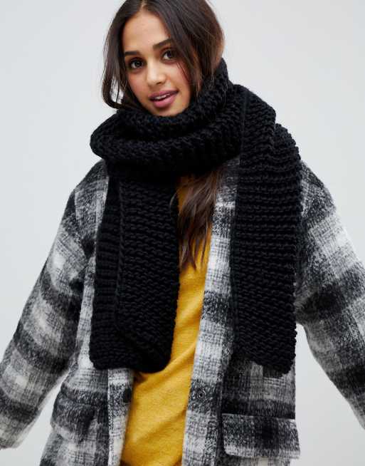 Black knit shop scarf