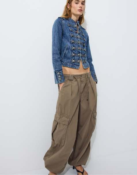 Stradivarius 100 % Baumwolle Jeansjacke mit Knöpfen in blauem Denim - view 1