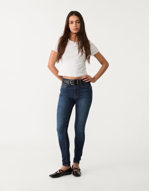 Stradivarius – 1400 – Enge Jeans in mittlerer Waschung mit mittlerem Bund