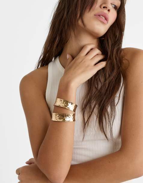 Stradivarius 2 pack of textured bangles in gold - view 1