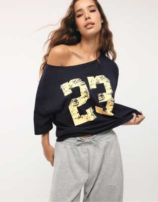 Stradivarius - 23 - Kurzärmliges T-Shirt in Dunkelblau-Marineblau