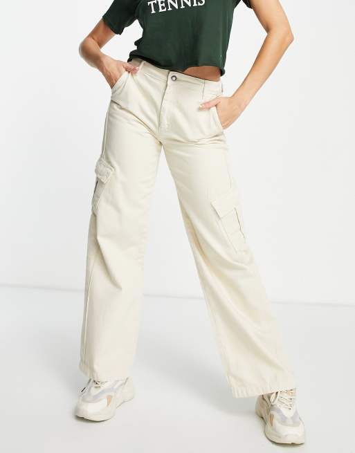 Stradivarius 90s look cargo pants in beige