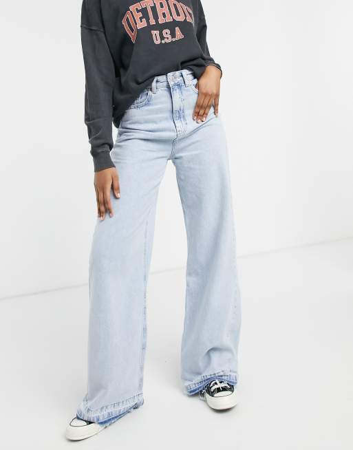 Light denim best sale wide leg jeans