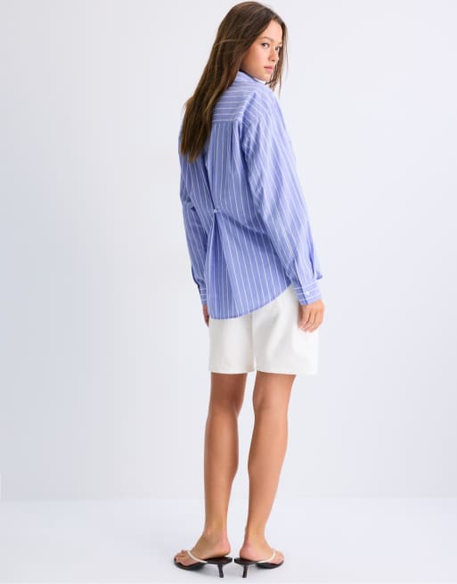 Stradivarius Adjustable regular poplin shirt in sky blue, 2 of 6