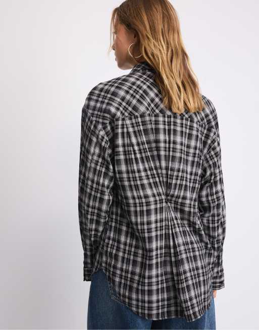 Stradivarius Adjustable regular shirt in black, 3 of 7