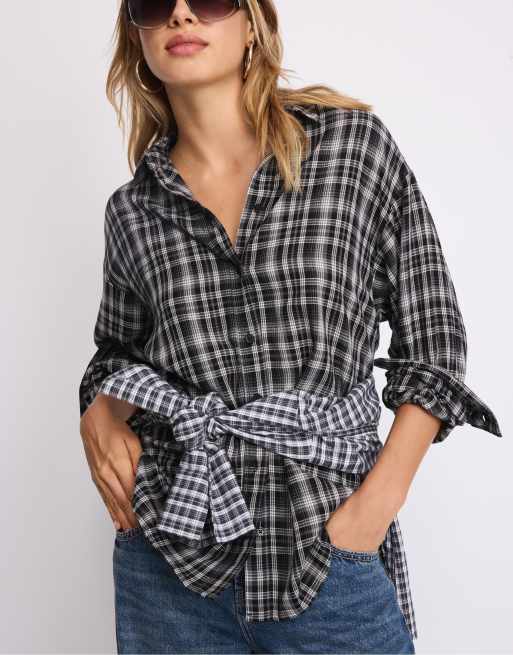 Stradivarius Adjustable regular shirt in black, 5 of 7