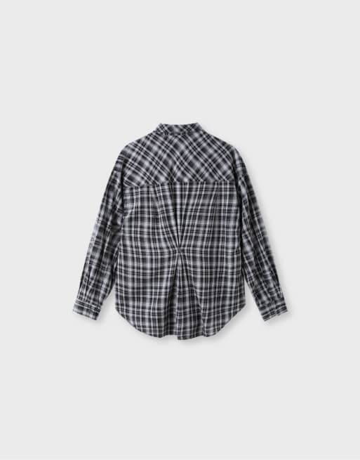 Stradivarius Adjustable regular shirt in black, 7 of 7