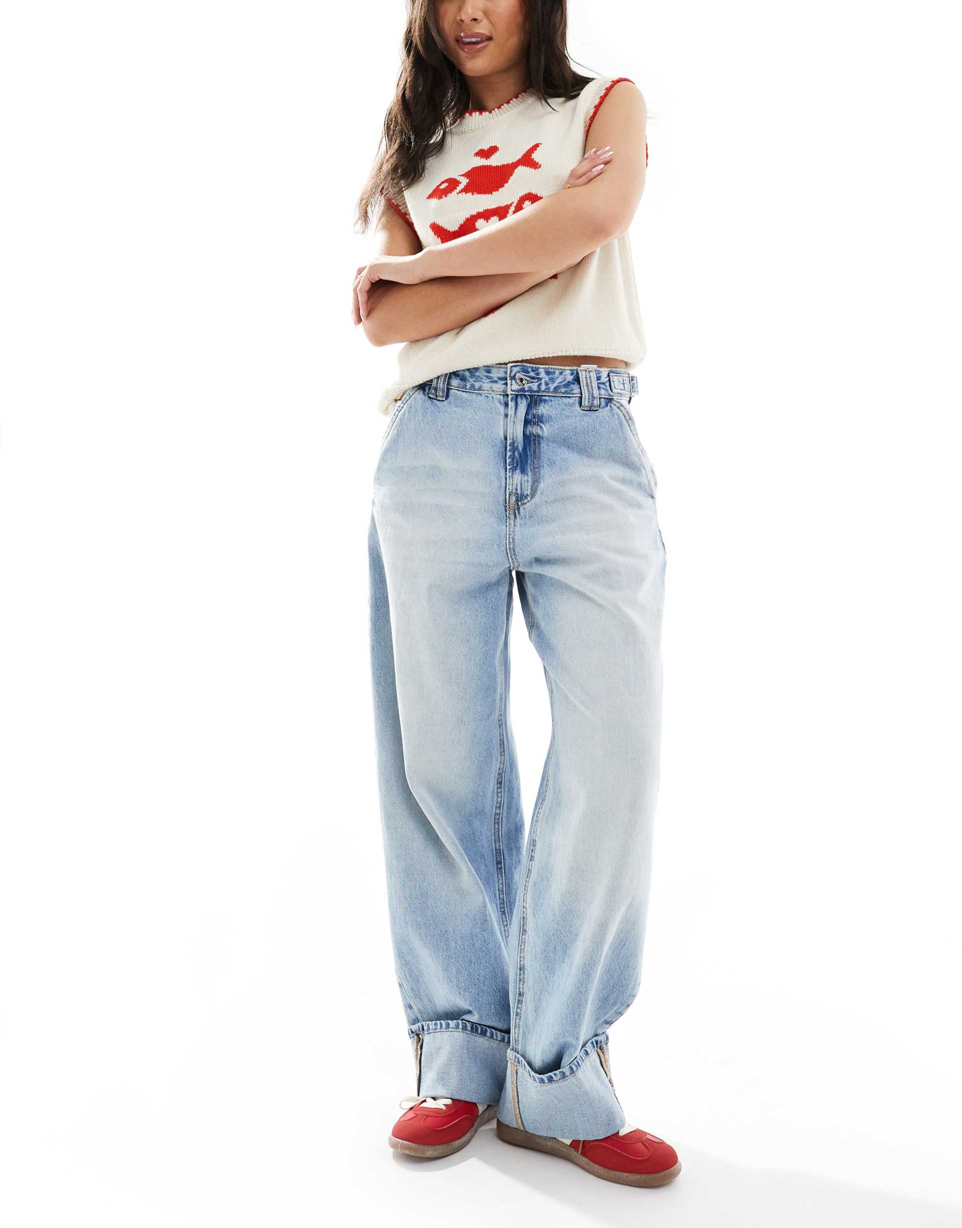 stradivarius adjustable waist barrel jeans in medium wash blue