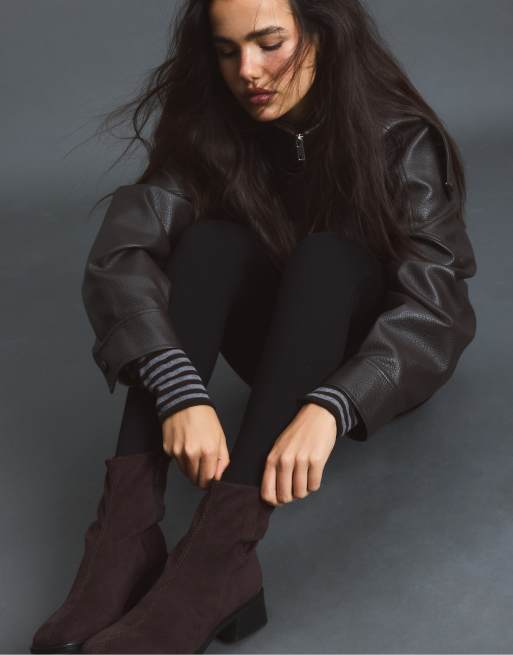 Stradivarius ankelboots i mockaimitation med platt sula i brunt, 6 av 6