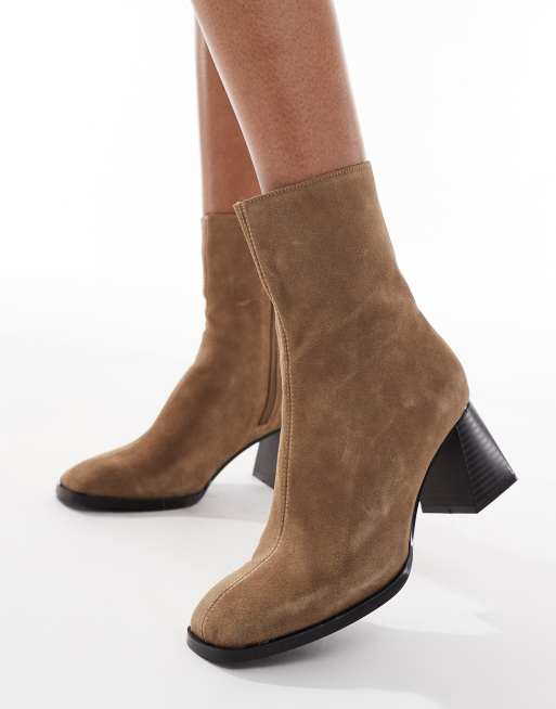 Stradivarius – Ankle-Boots aus hellbraunem Wildleder mit Absatz ASOS