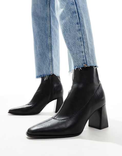 Stradivarius ankle boots in black with fine heel - view 1