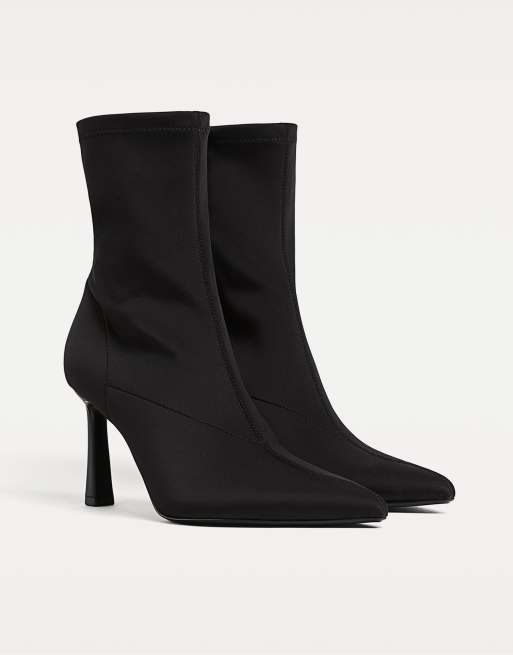 Stradivarius – Ankle Boots mit Stoff und Stilettoabsatz in Schwarz, 3 von 4
