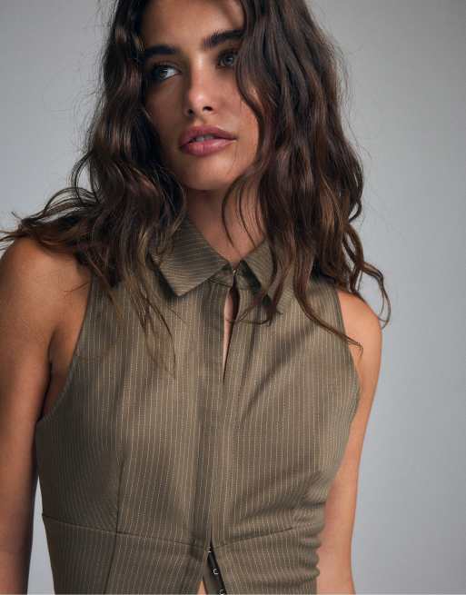 Stradivarius ärmelloses Oberteil mit Druckknöpfen in Khaki, 5 von 7