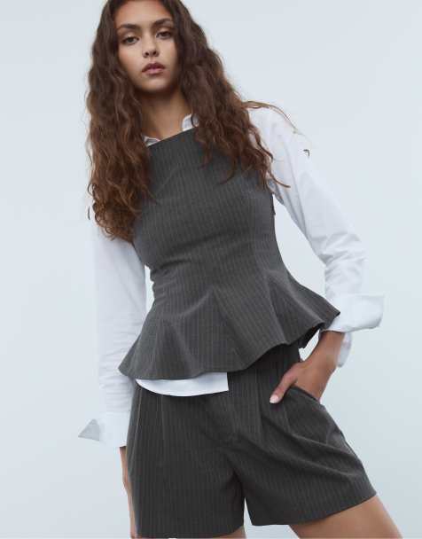 Stradivarius – Ärmelloses Schößchenoberteil in meliertem Grau mit Streifen - view 1