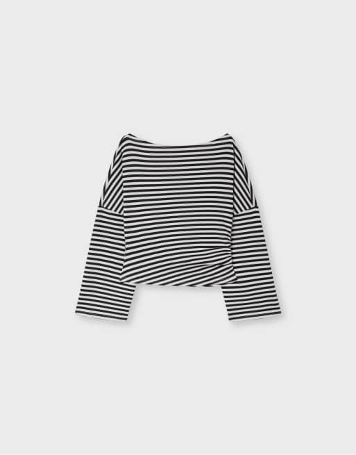 Stradivarius Asymmetric cropped sweatshirt in stone, 5 of 6