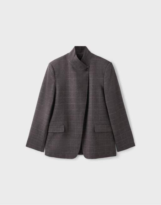 Stradivarius Asymmetric fitted blazer in beige, 6 of 7