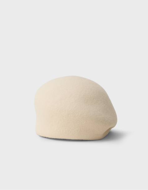 Stradivarius Asymmetric hat in ecru - view 1