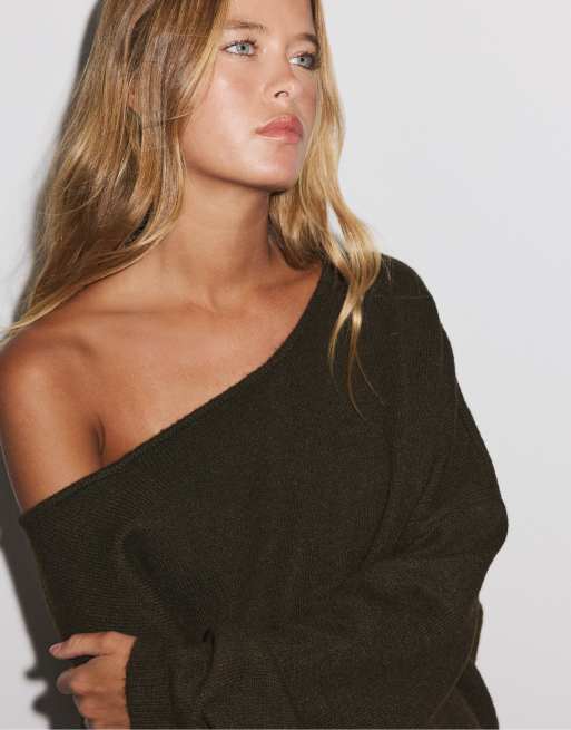 Stradivarius Asymmetric knit sweater in khaki, 4 of 7