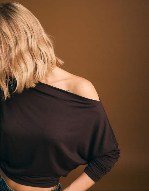 Stradivarius Asymmetric modal t-shirt in brown, 2 of 4