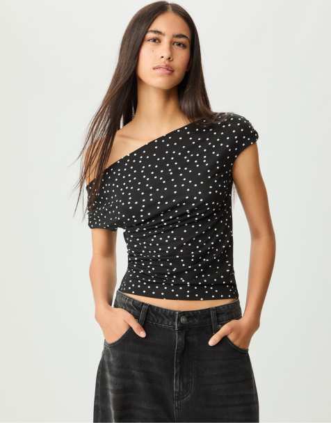 Stradivarius Asymmetric polka dot t-shirt in grey denim wash - view 1