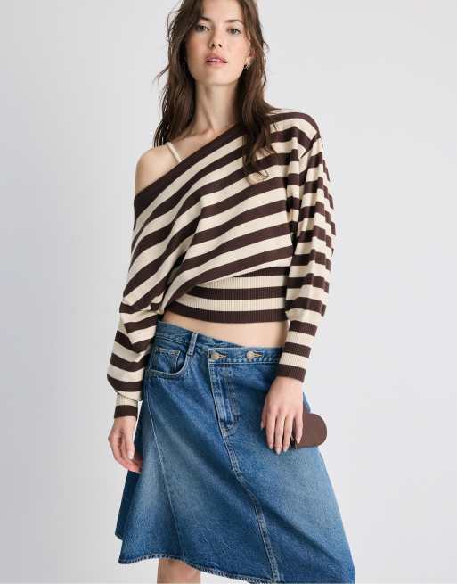 Stradivarius Asymmetric ribbed hem knit sweater in brown, 2 of 7