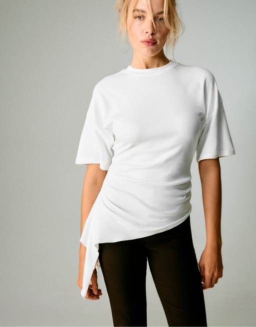 Stradivarius Asymmetric short sleeve t-shirt in ecru, 2 of 7