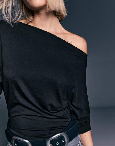 Stradivarius - Asymmetrisch T-shirt van modal in zwart - view 1