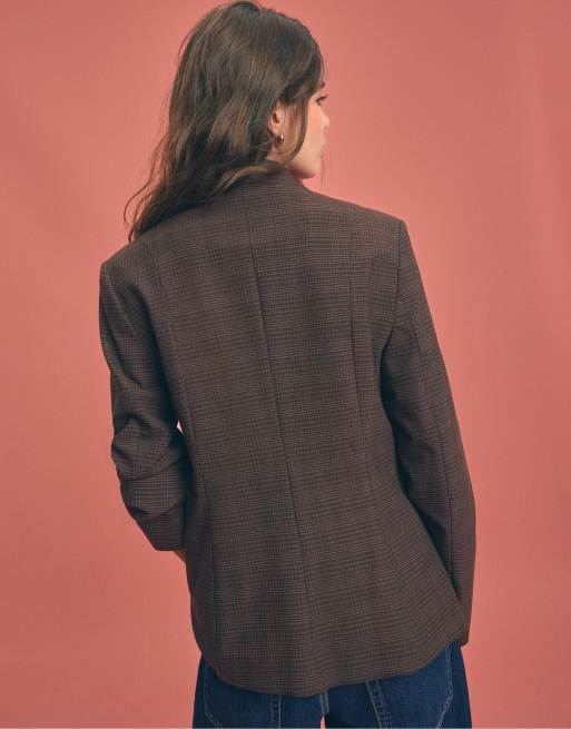 Stradivarius asymmetrischer Blazer mit mehreren Knöpfen in Braun, 3 von 7