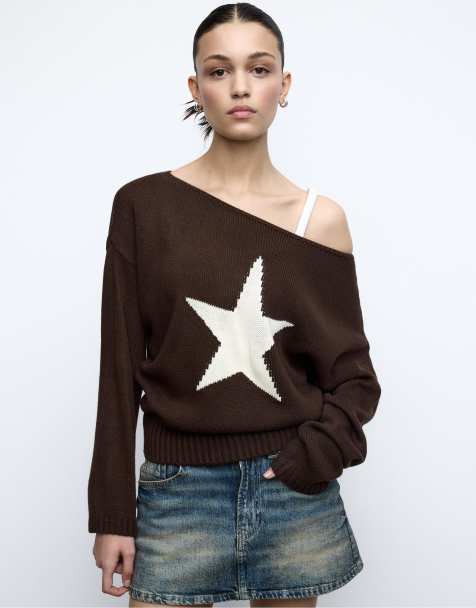 Stradivarius – Asymmetrischer Strickpullover in Braun mit Sternmotiv - view 1
