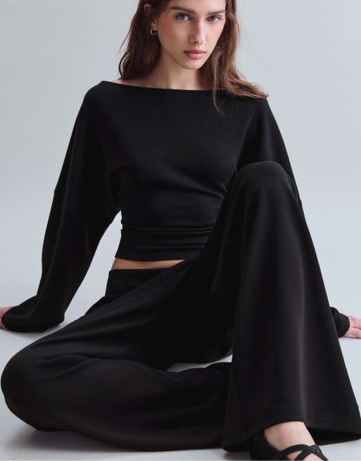 Stradivarius asymmetrisches Cropped-Sweatshirt in Schwarz, 5 von 7