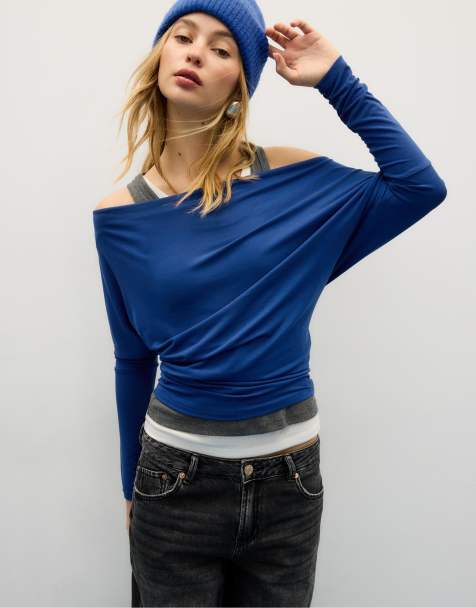 Stradivarius – Asymmetrisches T-Shirt aus Modal in knalligem Blau - view 1
