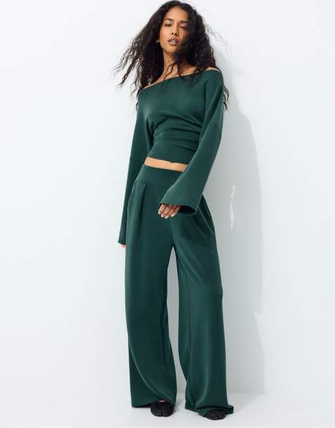 Stradivarius asymmetrisk kort sweatshirt i khaki - view 1