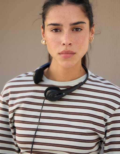Stradivarius asymmetrisk randig långärmad t-shirt i pastellgrön, 4 av 6