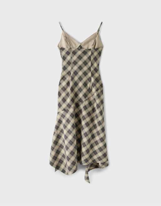 Stradivarius asymmetrisk rutig midi-klänning i beige, 7 av 7